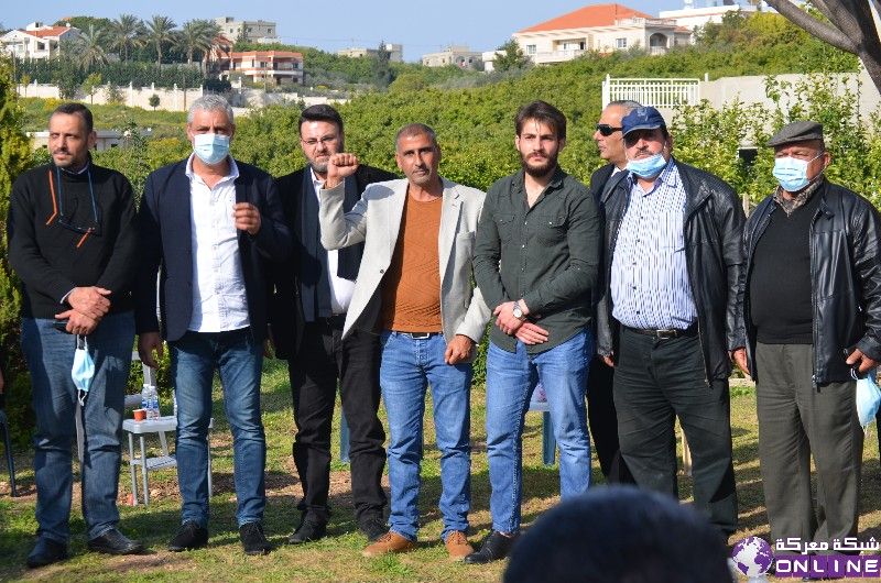 وفد من مجموعات ثوار ١٧ تشرين في جبل لبنان يزور ضريح المناضل الدكتور محمد عجمي في بلدة معركة