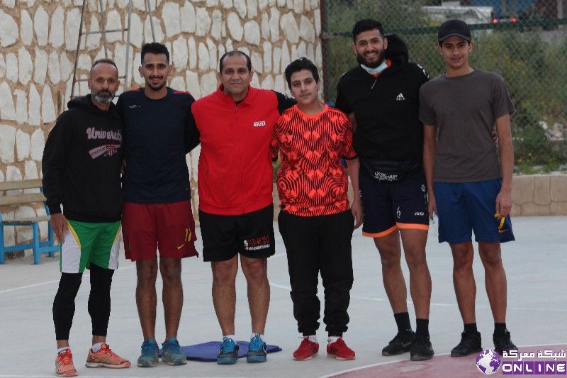 مركز حسن الحقاني  ينظم يوميا برنامجا تدريبا للرياضة قبل الإفطار حصة تدريبية