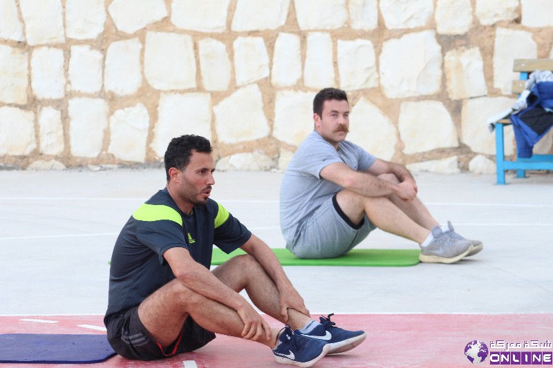 بالصور..مركز حسن الحقاني  ينظم يوميا برنامجا تدريبا للرياضة قبل الإفطار حصة تدريبية