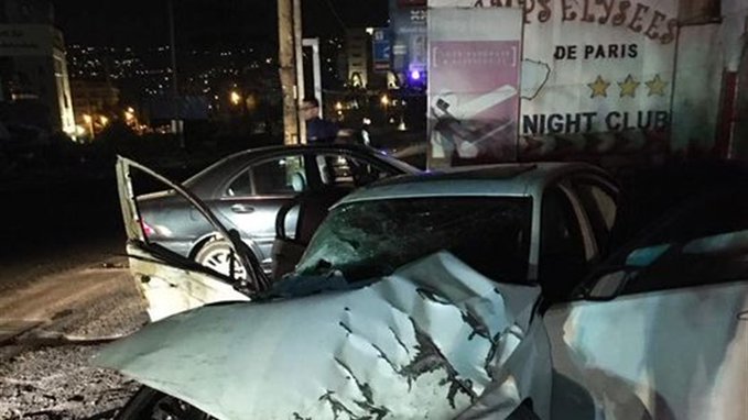 بالصور: 4 جرحى بحادث سير على الأوتوستراد..*