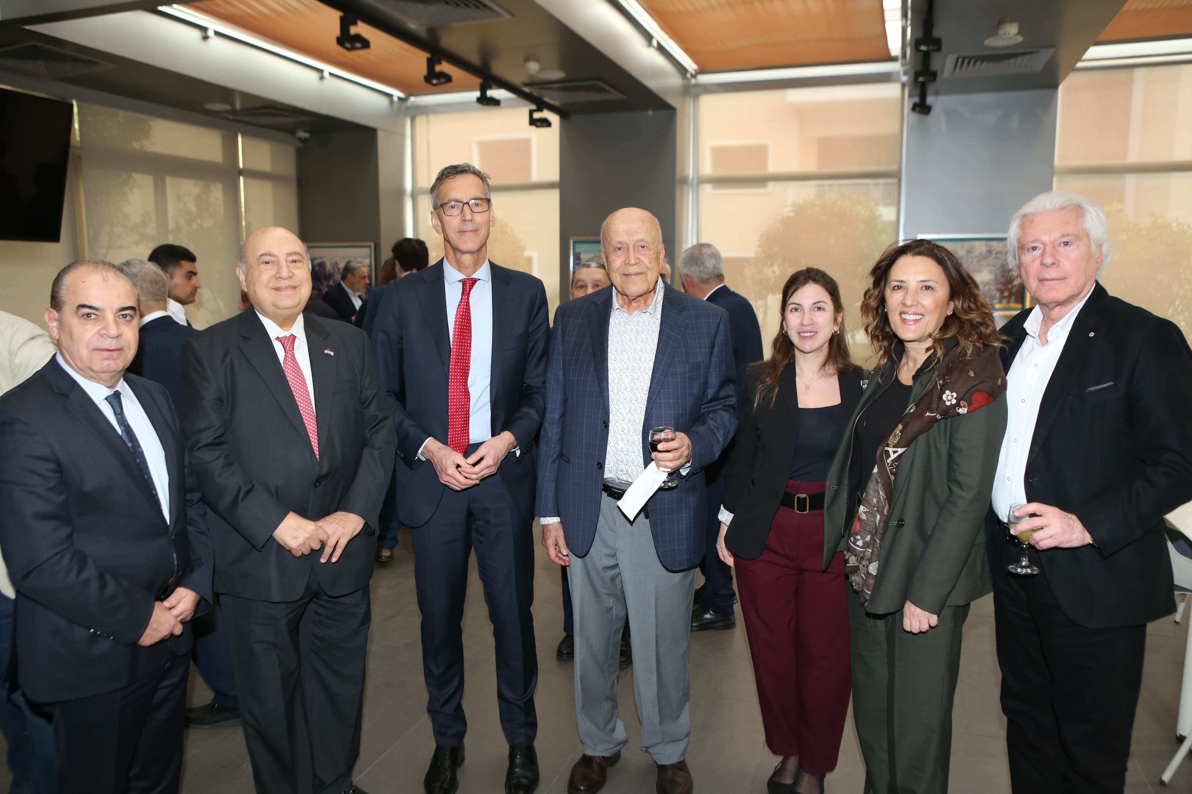 جمعيه رجال الاعمال اللبنانيه- الهولنديه عرضت مع السفير الهولندي لسبل تشجيع الاستثمارات