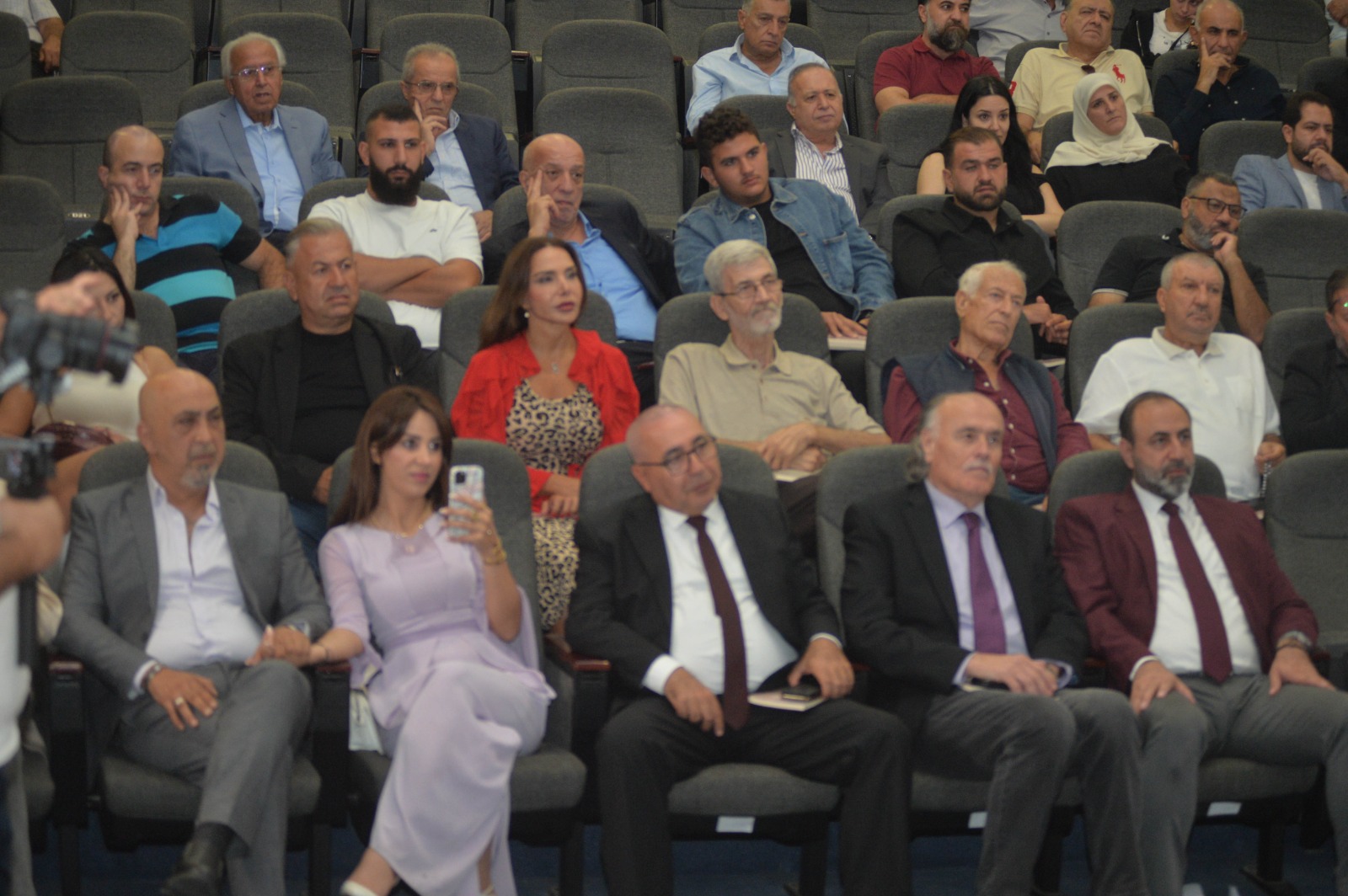 جمعية هونين الخيرية تشارك في حفل توقيع كتاب طعم الوجع… غربة للشاعر أسامة أحمد شحرور.