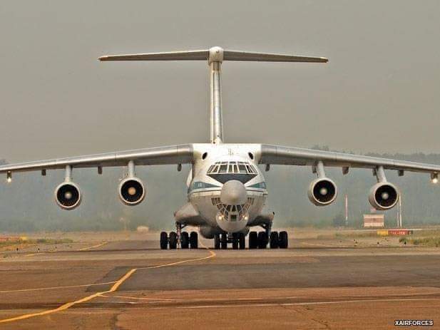 طائرة بابا الفاتيكان تهبط في مطار بغداد الدولي.