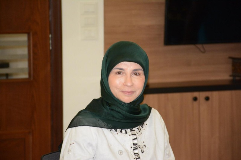 عز الدين بعد عقدها اجتماعًا في مكتبها في صور خصص للتباحث في أزمة المازوت في المدينة