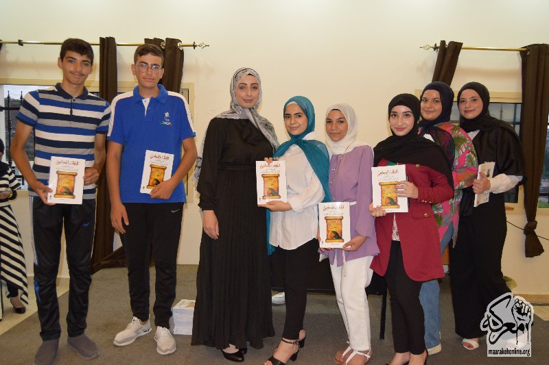 الأستاذة مريم حجازي توقع كتابها بحضور برعاية بلدية معركة و بحضور لافت للمهتمين بألشأن الثقافي*