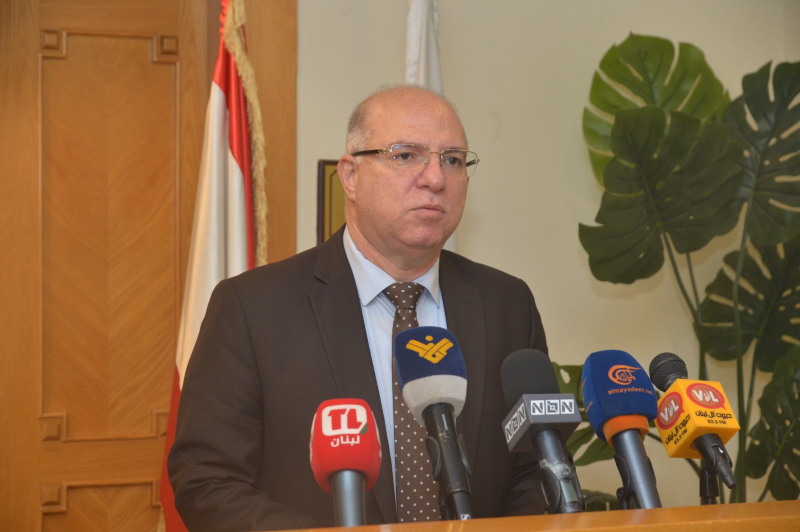 اجتماع تنسيقي بين وزير العمل والمدير العام للأمن العام حول العمالة العربية والأجنبية