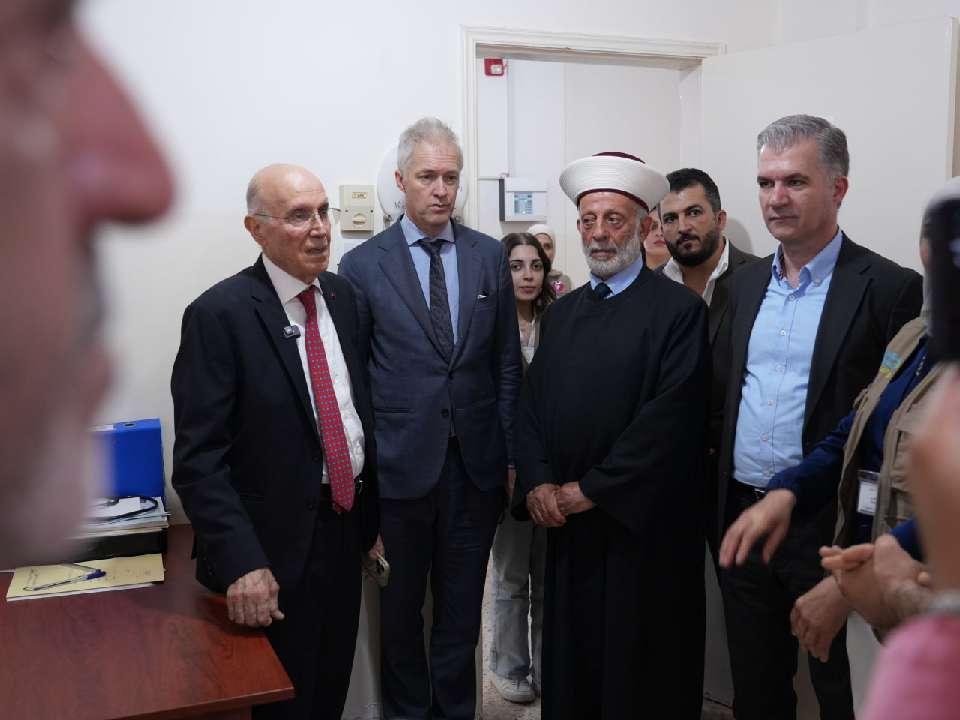 السفير البلجيكي يزور مراكز مؤسسة عامل في العرقوب والخيام