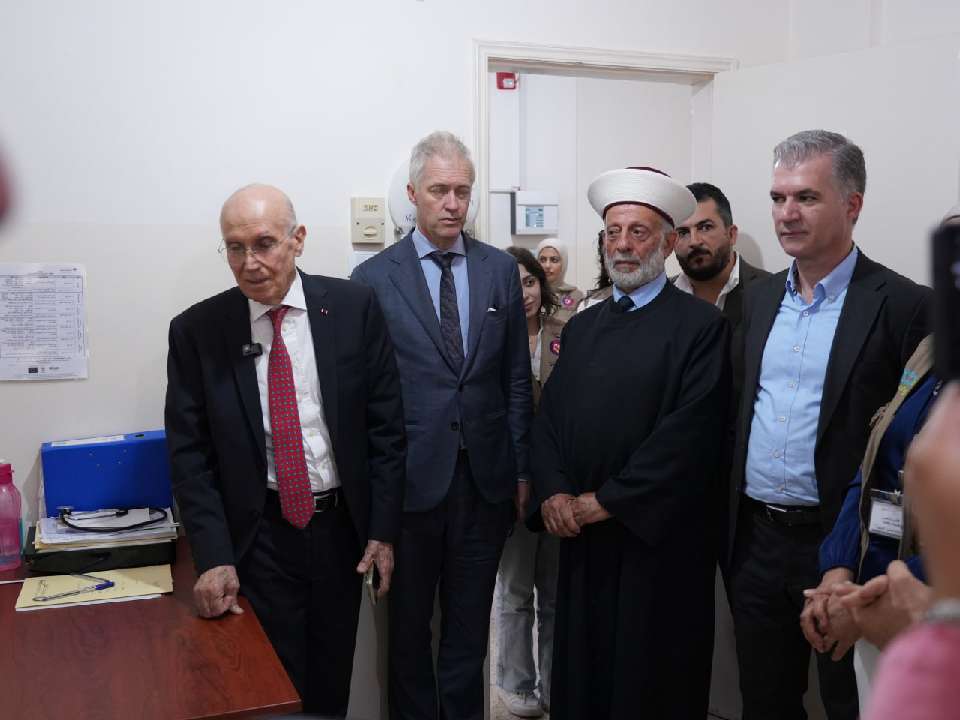 السفير البلجيكي يزور مراكز مؤسسة عامل في العرقوب والخيام