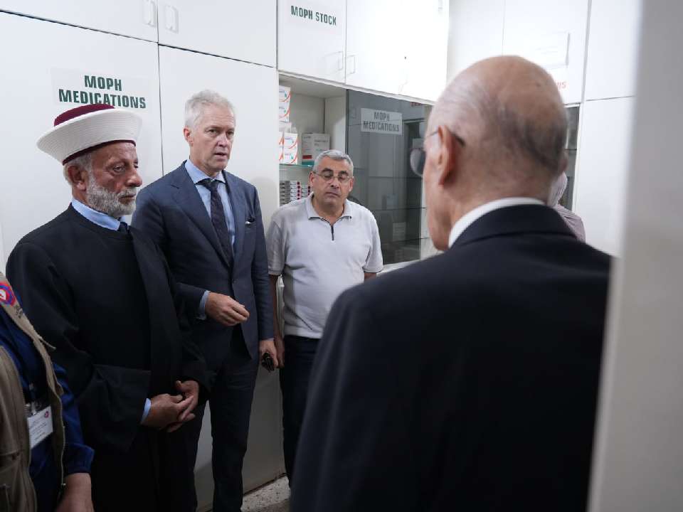 السفير البلجيكي يزور مراكز مؤسسة عامل في العرقوب والخيام