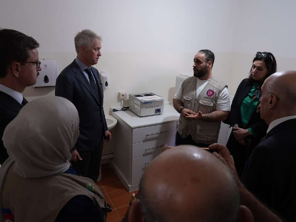 السفير البلجيكي يزور مراكز مؤسسة عامل في العرقوب والخيام