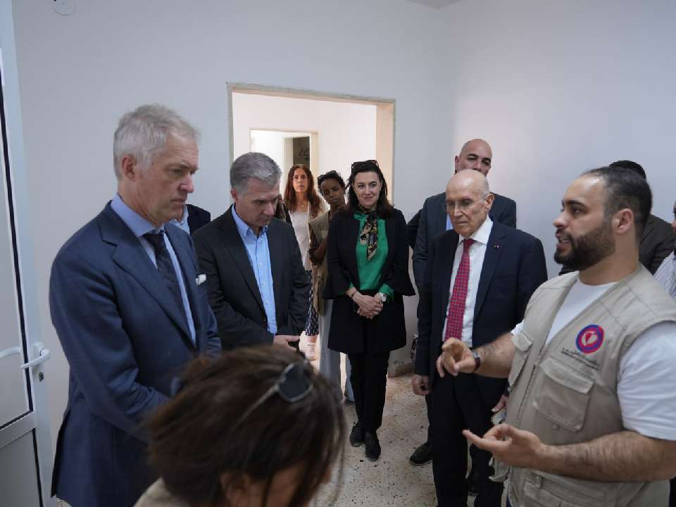 السفير البلجيكي يزور مراكز مؤسسة عامل في العرقوب والخيام