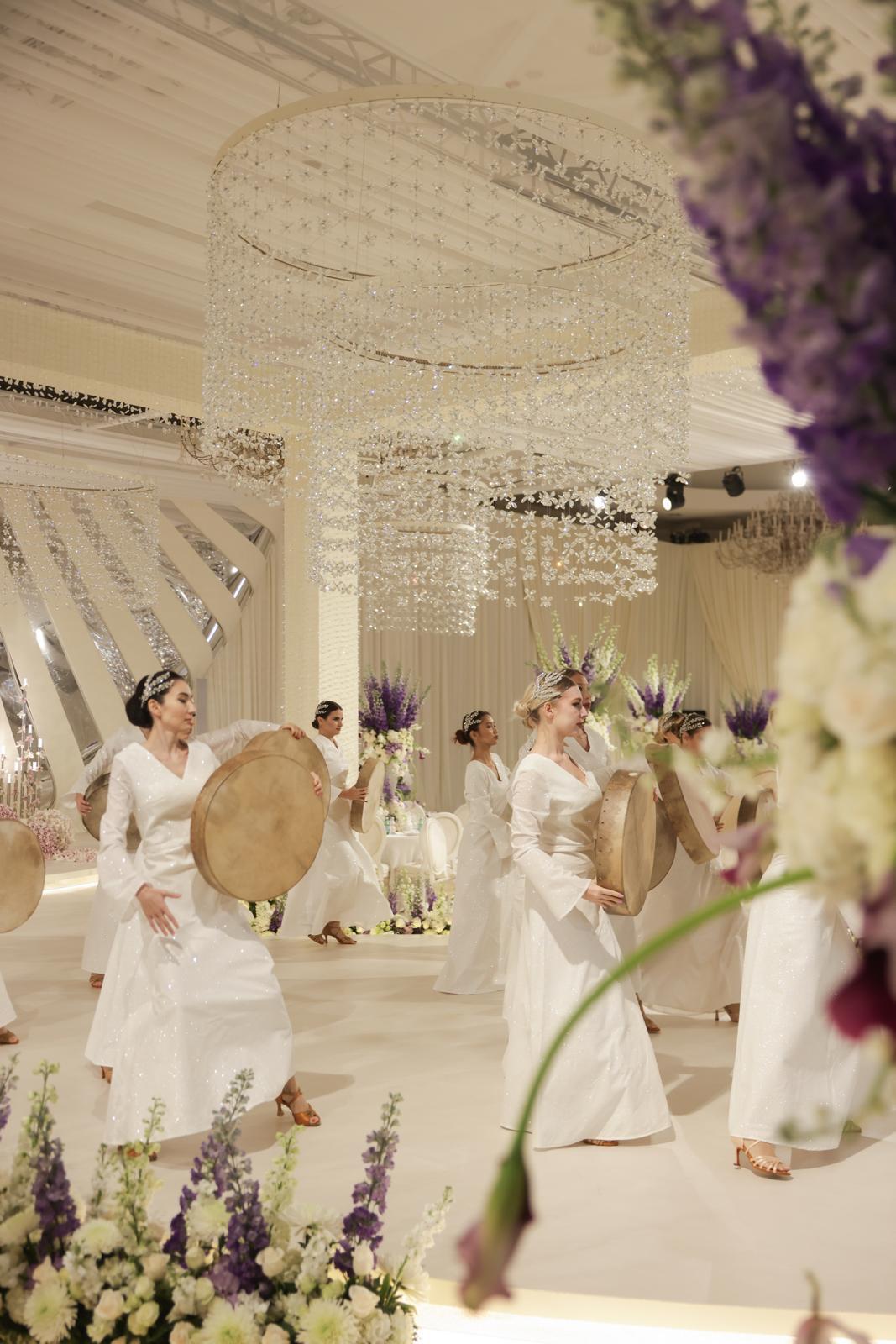 الشيخة هند عبد المجيد مجذوب آل ثاني تحتفي بزفاف كريمتها الشيخة آية بنت الشيخ خالد آل ثاني .