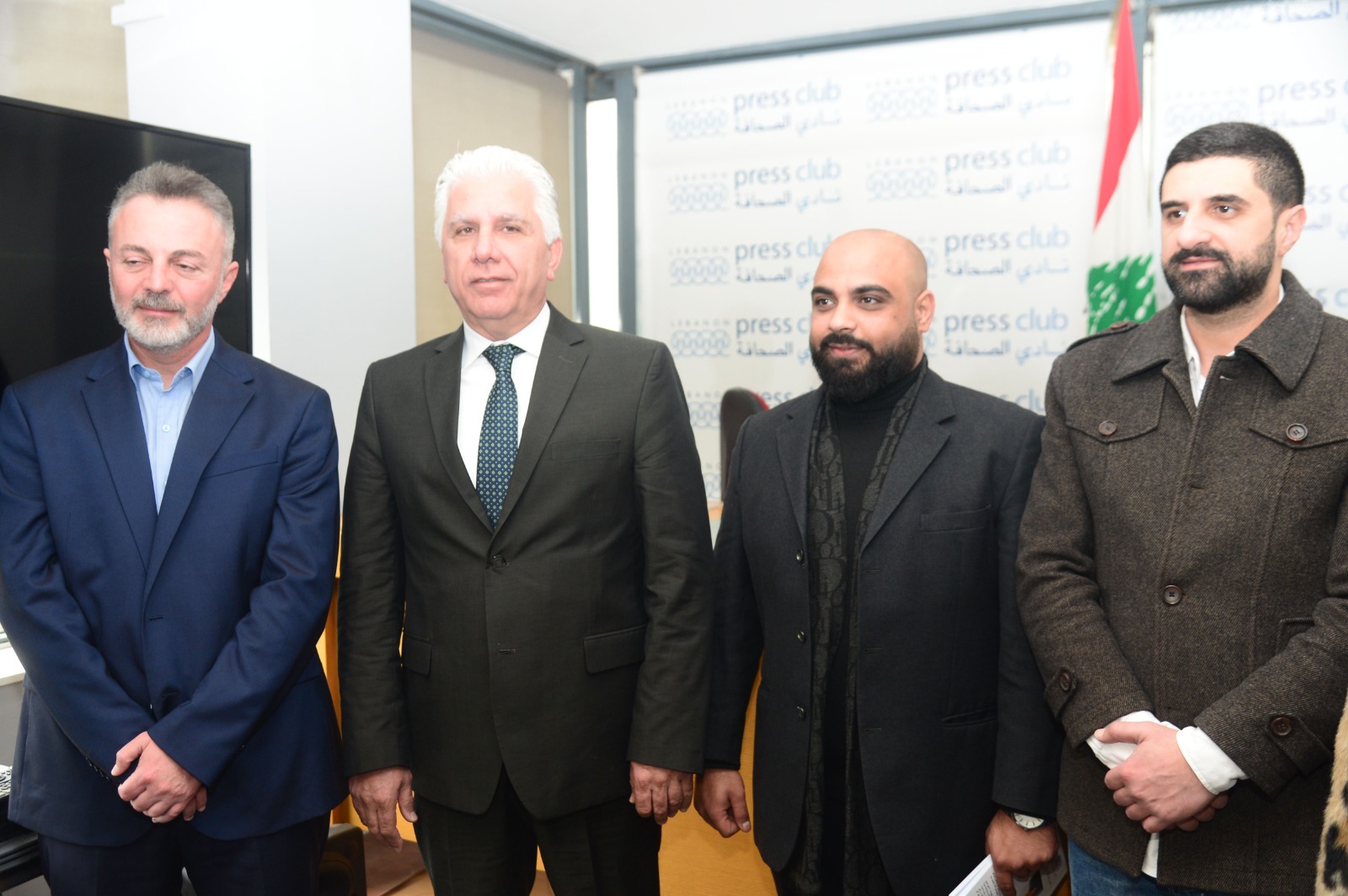 الشعب مصدر السلطات وصاحب السيادة يمارسها عبر المؤسسات الدستورية