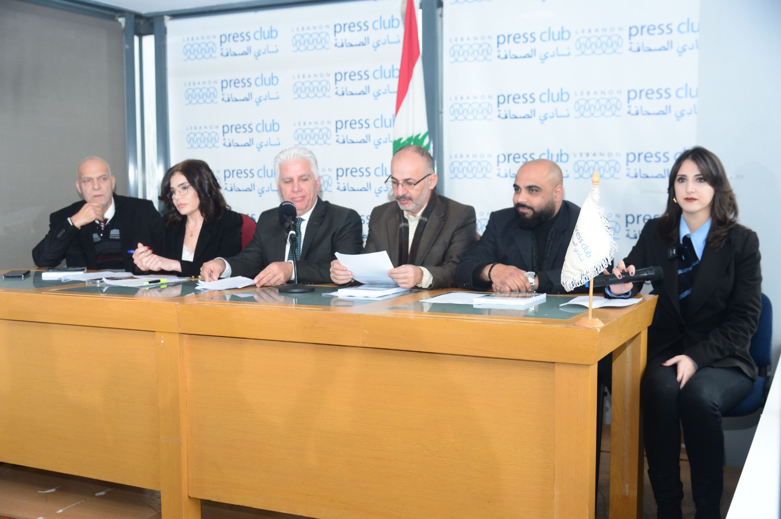 الشعب مصدر السلطات وصاحب السيادة يمارسها عبر المؤسسات الدستورية