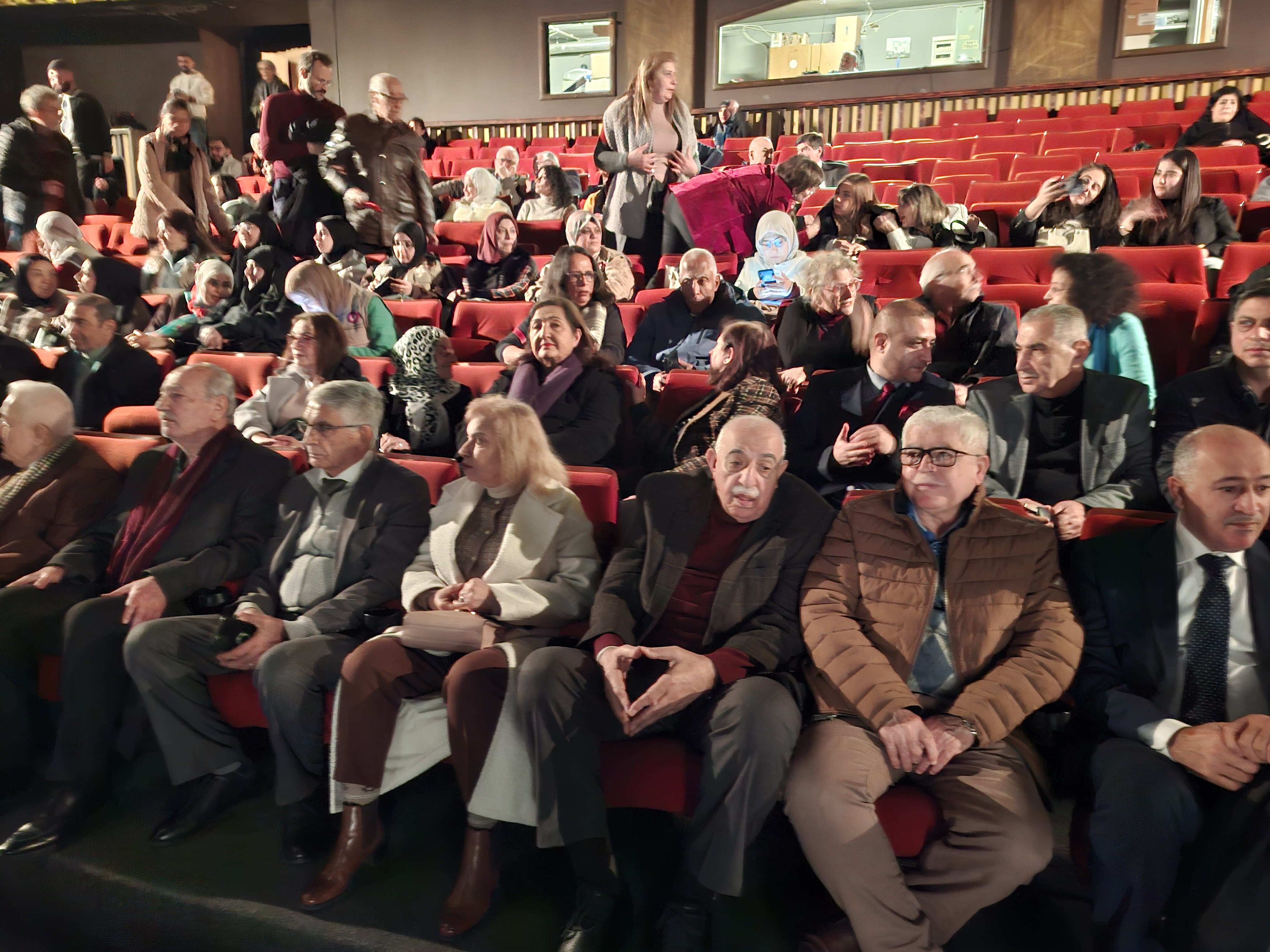 متابعة بالصور :ألقى الدكتور كامل مهنا محاضرة فكرية في 