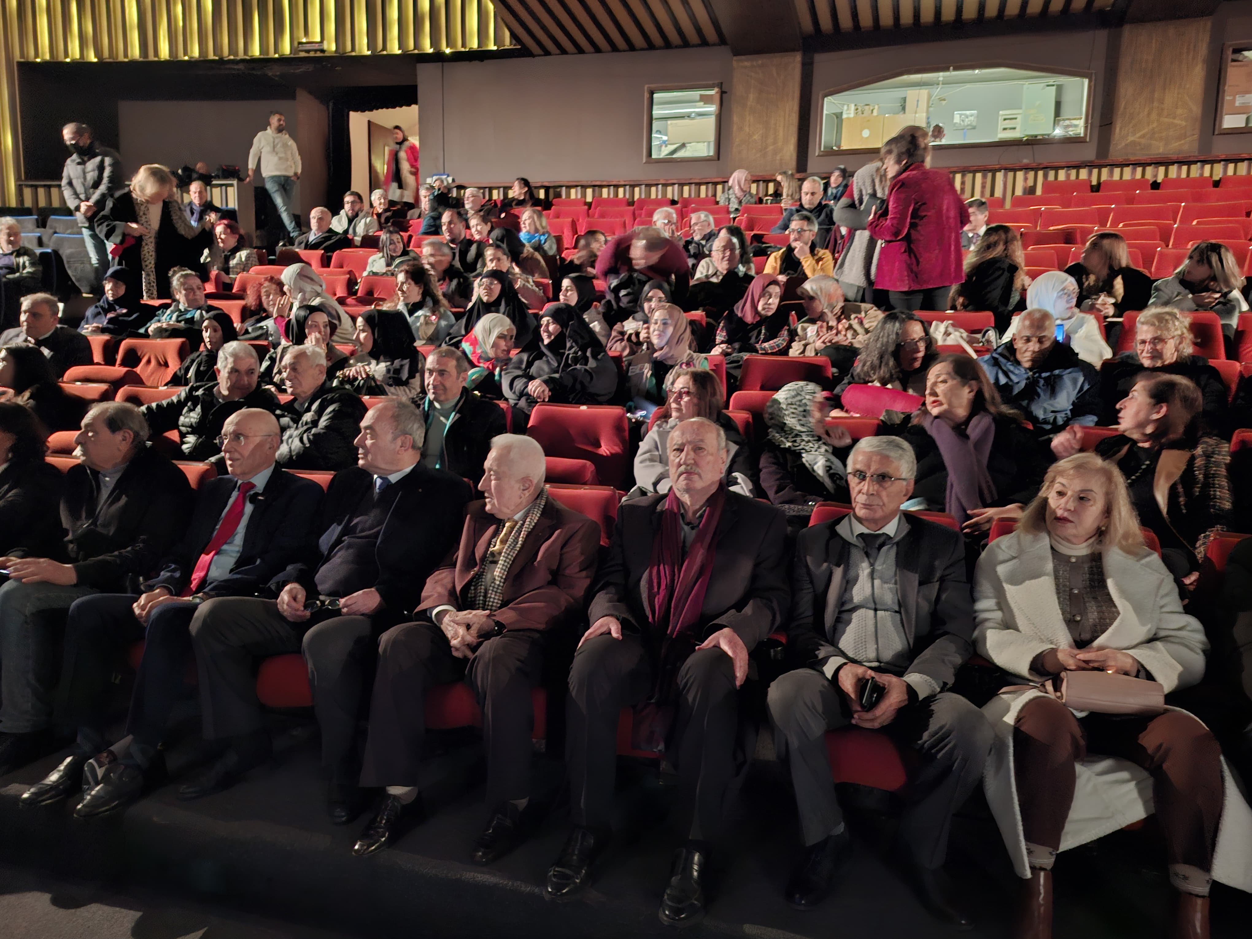 متابعة بالصور :ألقى الدكتور كامل مهنا محاضرة فكرية في 