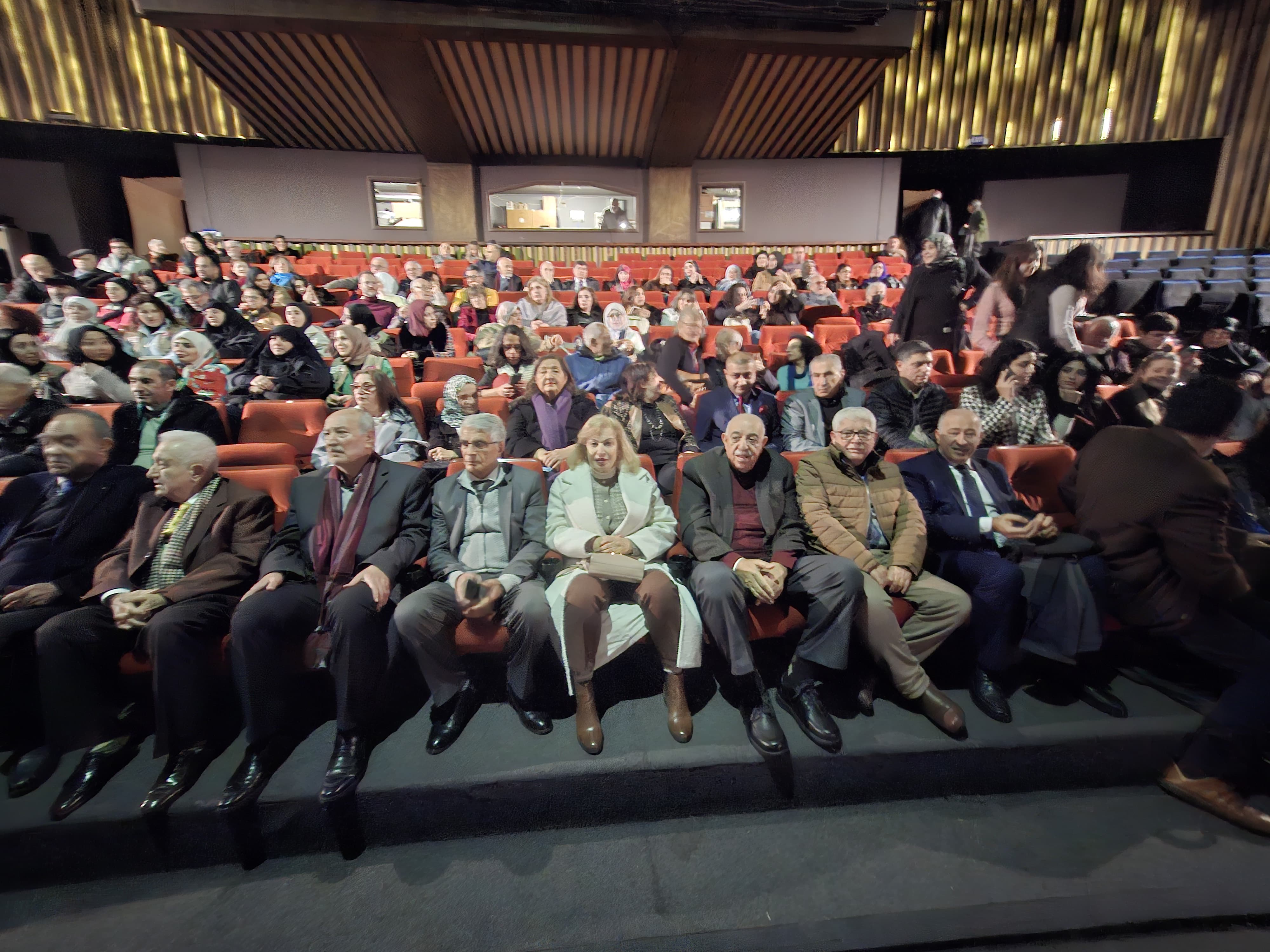 متابعة بالصور :ألقى الدكتور كامل مهنا محاضرة فكرية في 