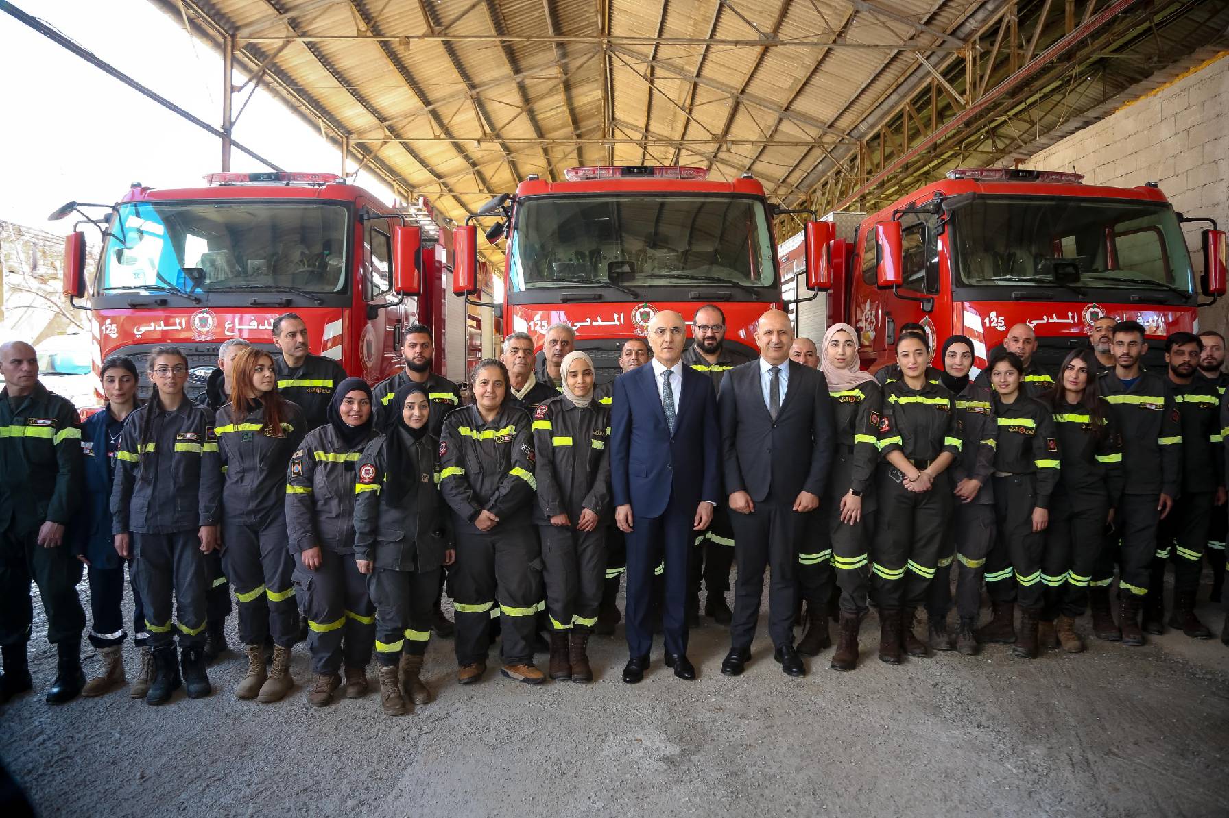 زيارة معالي وزير الداخلية والبلديات إلى المديرية العامة للدفاع المدني