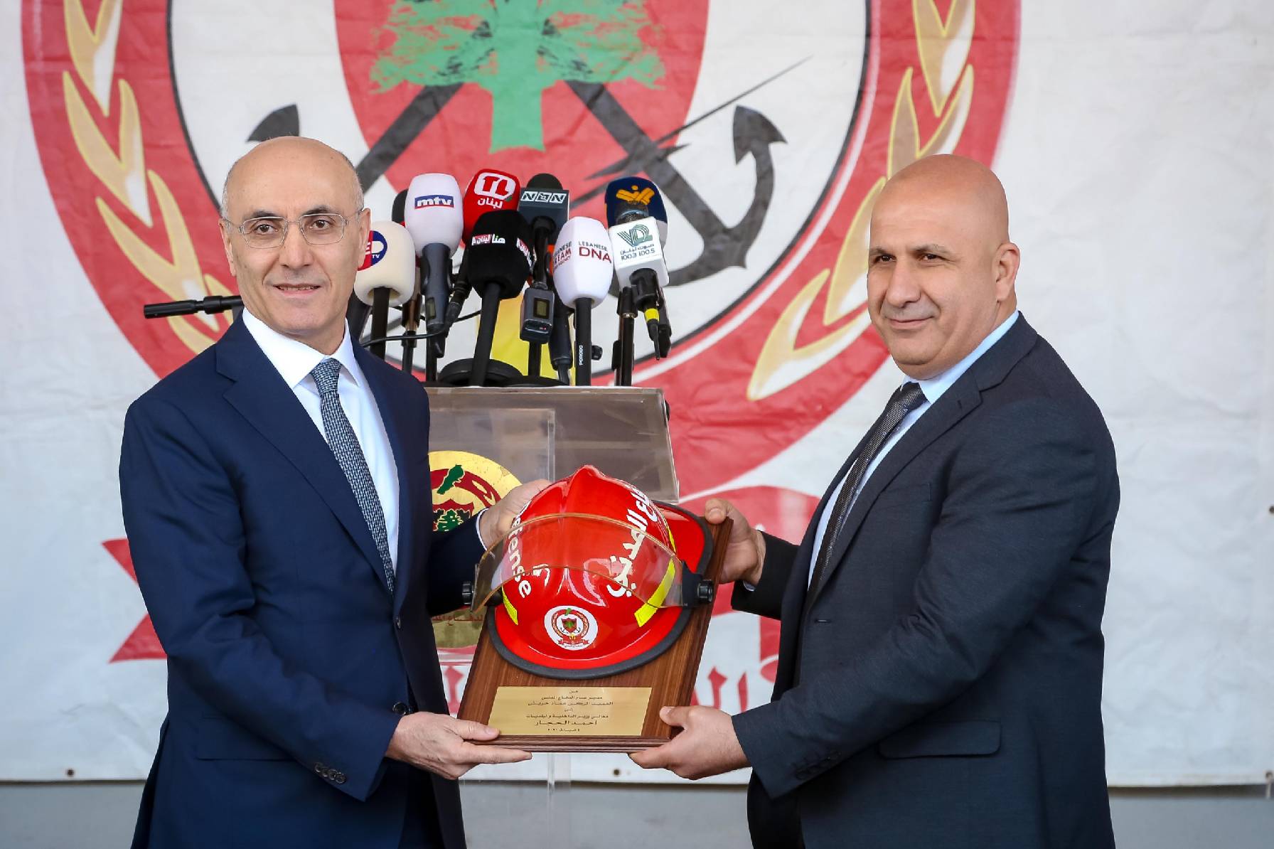 زيارة معالي وزير الداخلية والبلديات إلى المديرية العامة للدفاع المدني