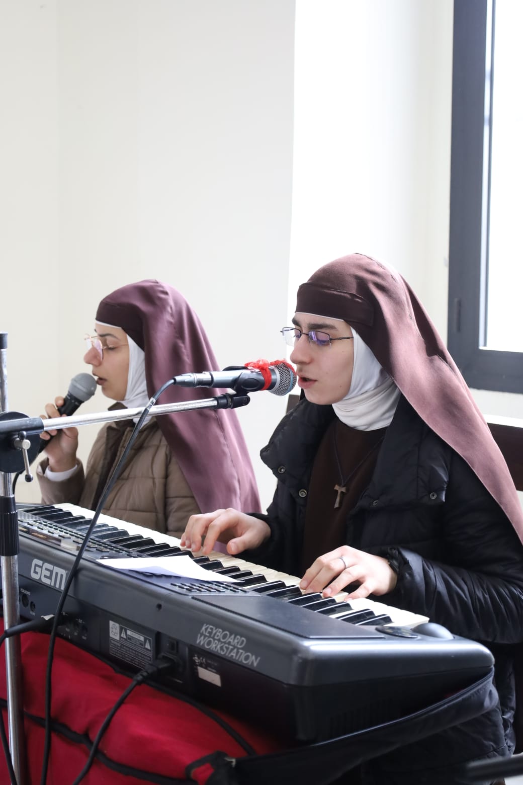 من الجرمق، في ليلة عيد شفيعها مار مارون،