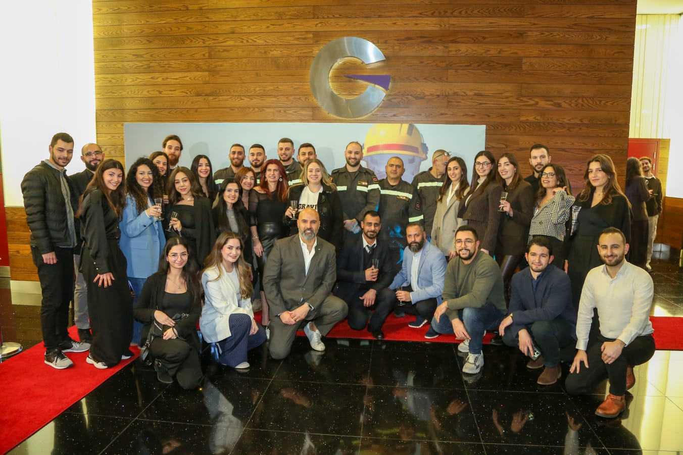 العميد الركن عماد خريش يتسلّم هبة طائرة مسيّرة مقدّمة من مؤسسة زعتر وزيت للمديرية العامة للدفاع المدني