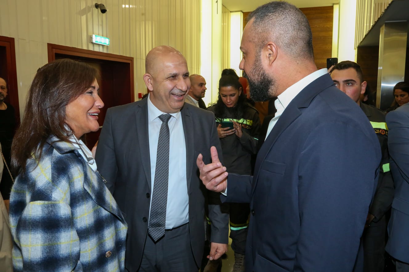 العميد الركن عماد خريش يتسلّم هبة طائرة مسيّرة مقدّمة من مؤسسة زعتر وزيت للمديرية العامة للدفاع المدني