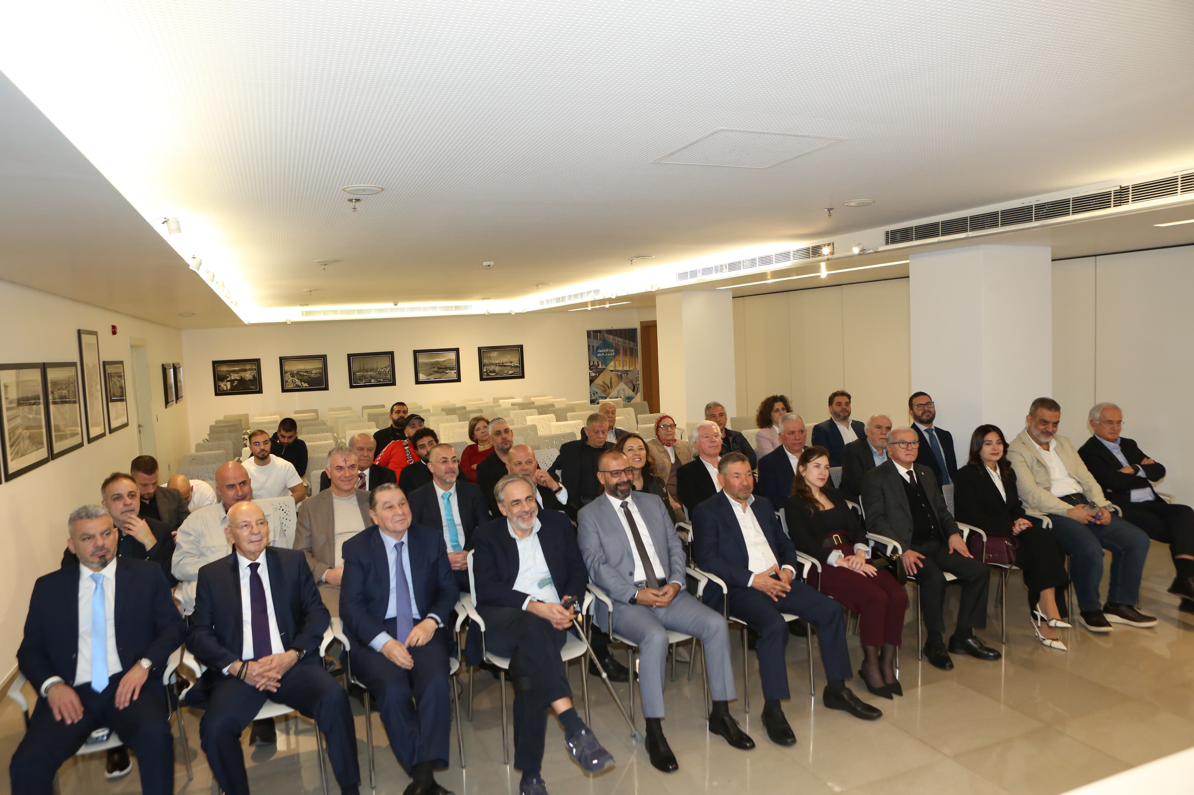 جمعيه رجال الاعمال اللبنانيه- الهولنديه  عرضت مع السفير الهولندي لسبل تشجيع الاستثمارات 