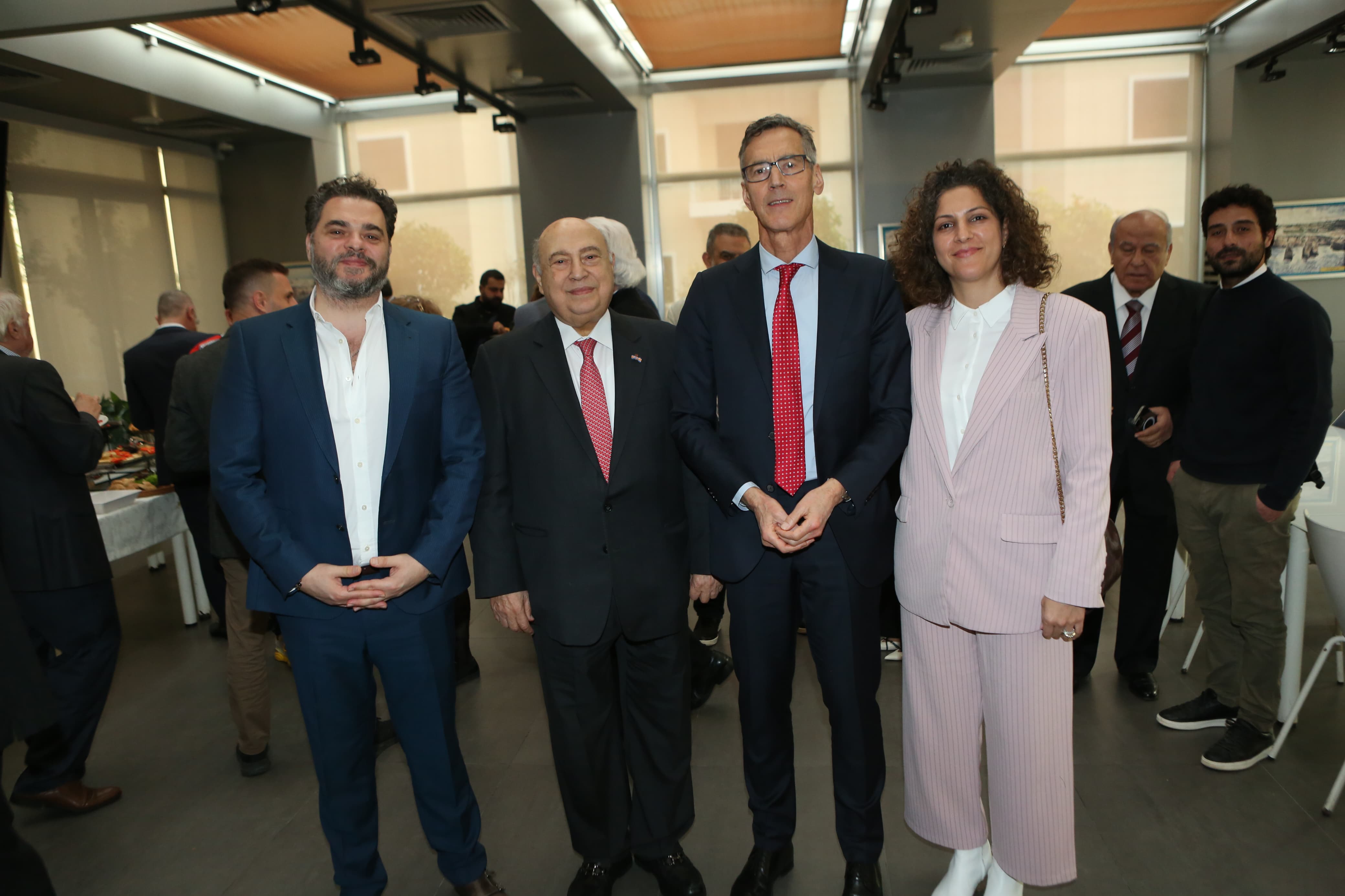 جمعيه رجال الاعمال اللبنانيه- الهولنديه  عرضت مع السفير الهولندي لسبل تشجيع الاستثمارات 