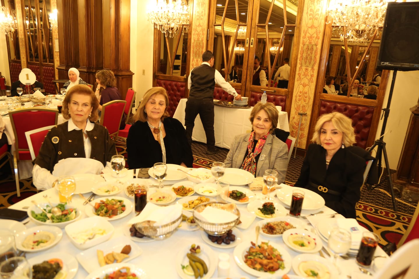 بالصور:حفل إفطار الدائرة النسائية لصندوق الزكاة