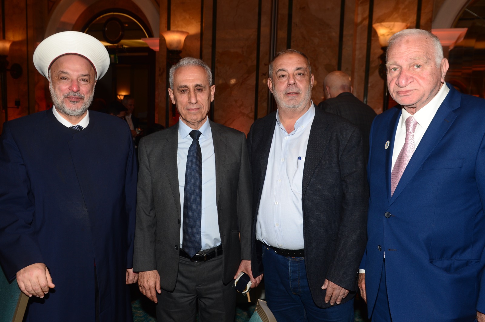 بالصور: هاشمية يقيم إفطاراً تكريمياً على شرف دريان أنا ابن السعودية وعلاقتي بها غير قابلة للتأويل ... دريان في حفل إفطار تكريمي على شرفه: نريد أن نرى مشاريع وأعمالًا تُنفذ بالسرعة الممكنة حتى تعود بيروت إلى تألقها ونضارتها وطنية - أقيم حفل إفطار تكريمي على شرف مفتي الجمهورية اللبنانية الشيخ عبد اللطيف دريان