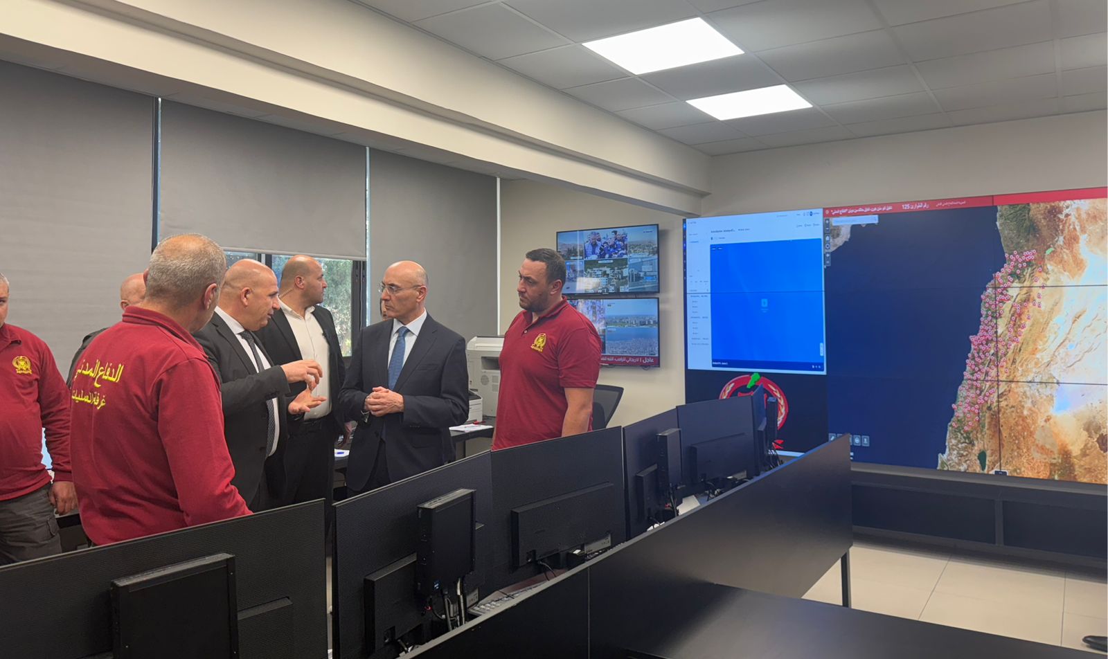 وزير الداخلية والبلديات أحمد الحجار من غرفة عمليات الدفاع المدني: