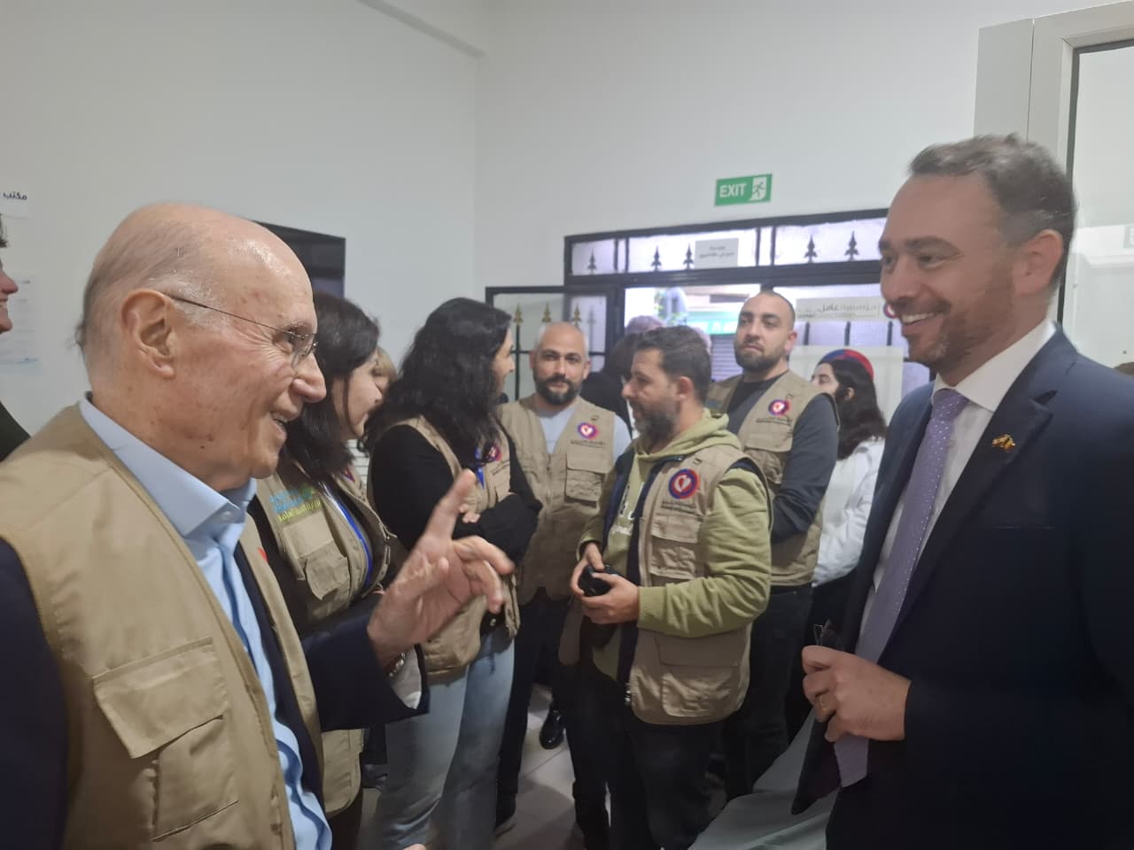 وزير خارجية بلجيكا في قلب بيروت تضامنًا مع الناس خلال زيارة تفقدية لمؤسسة عامل