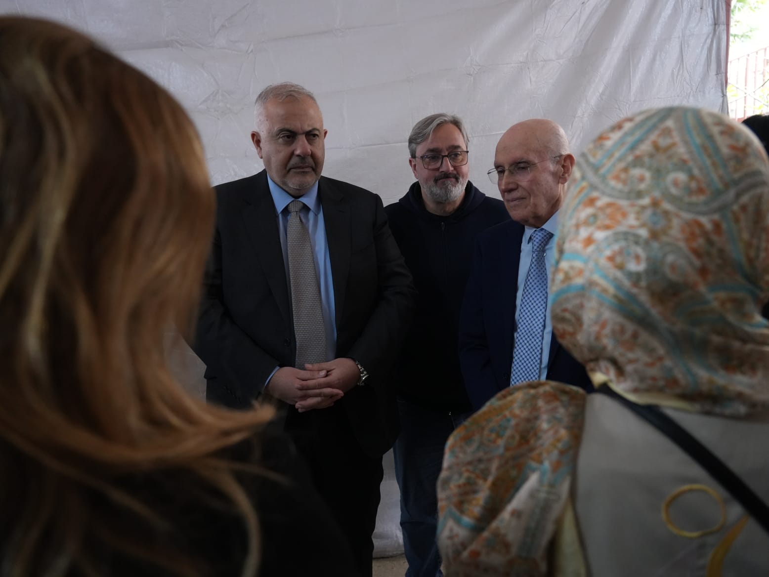 المفوّض السامي لشؤون اللاجئين برهم صالح يزور مركز إيواء في المصيطبة بحضور المحافظ عبود والدكتور مهنا: