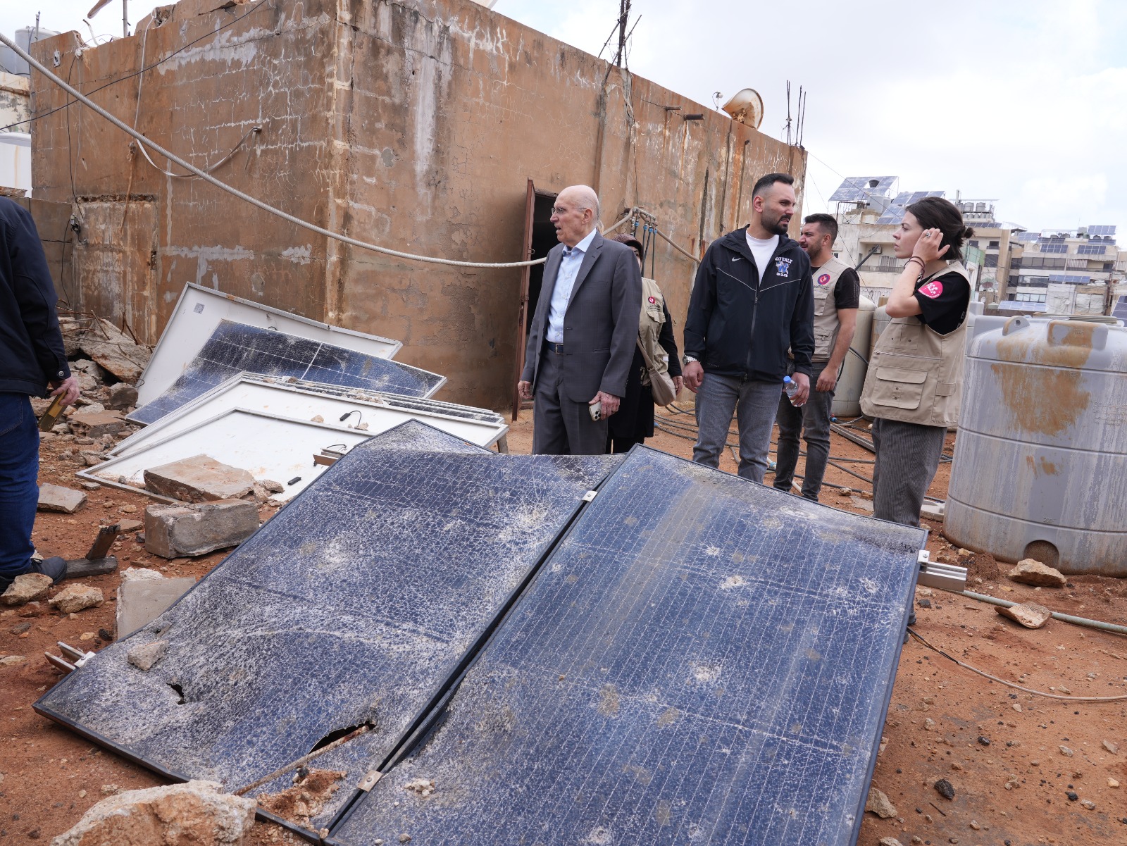 مهنا يجول مستطلغا مراكز عامل المتضررة في الضاحية الجنوبية 