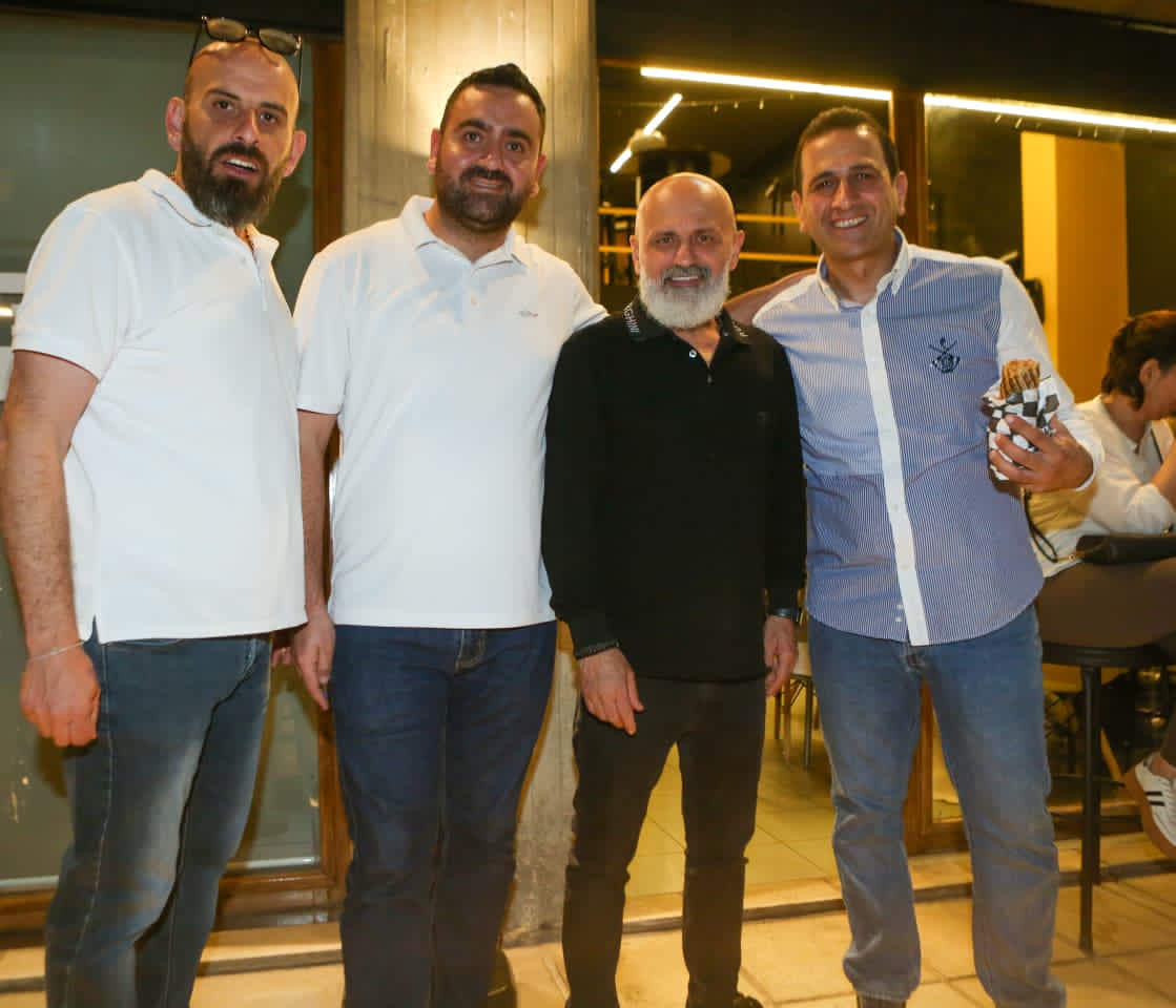 بالصور:بلدية الجرمق تهنّئ وسام شديد بافتتاح مطعمه الجديد في الكسليك وتحتفل بمرور عام على انتخاب المجلس البلدي...
