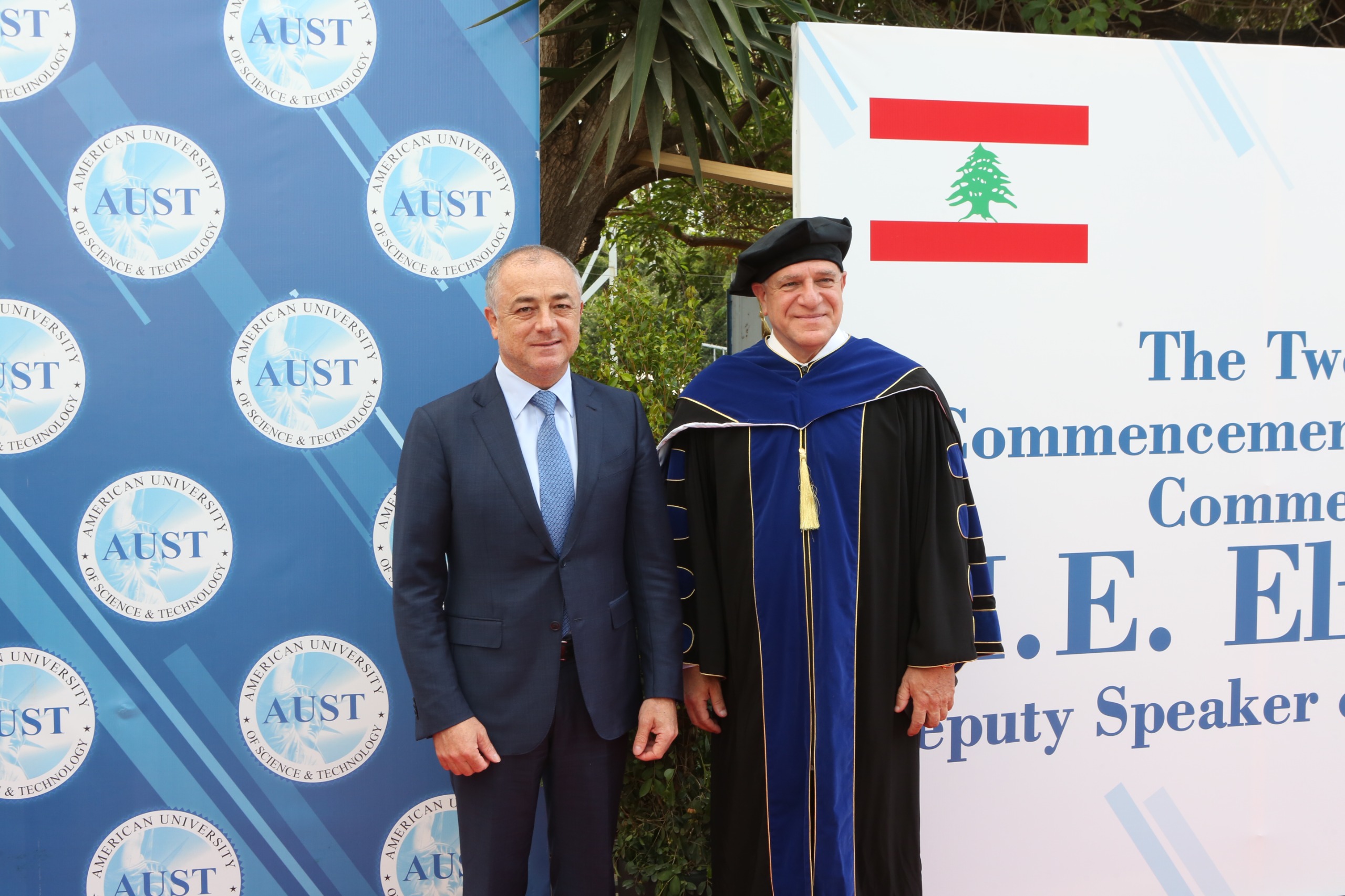 بالصور:جامعة AUST ، تخرّج طلابها في بيروت هول