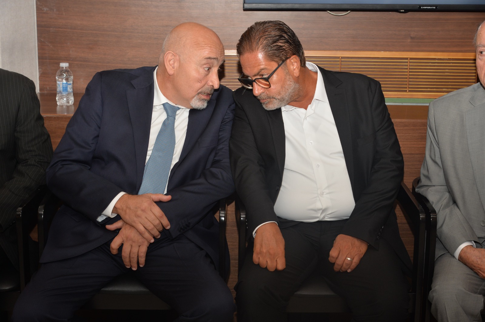 القاضي رامي عبدالله يتقبّل التعازي بوفاة والدته