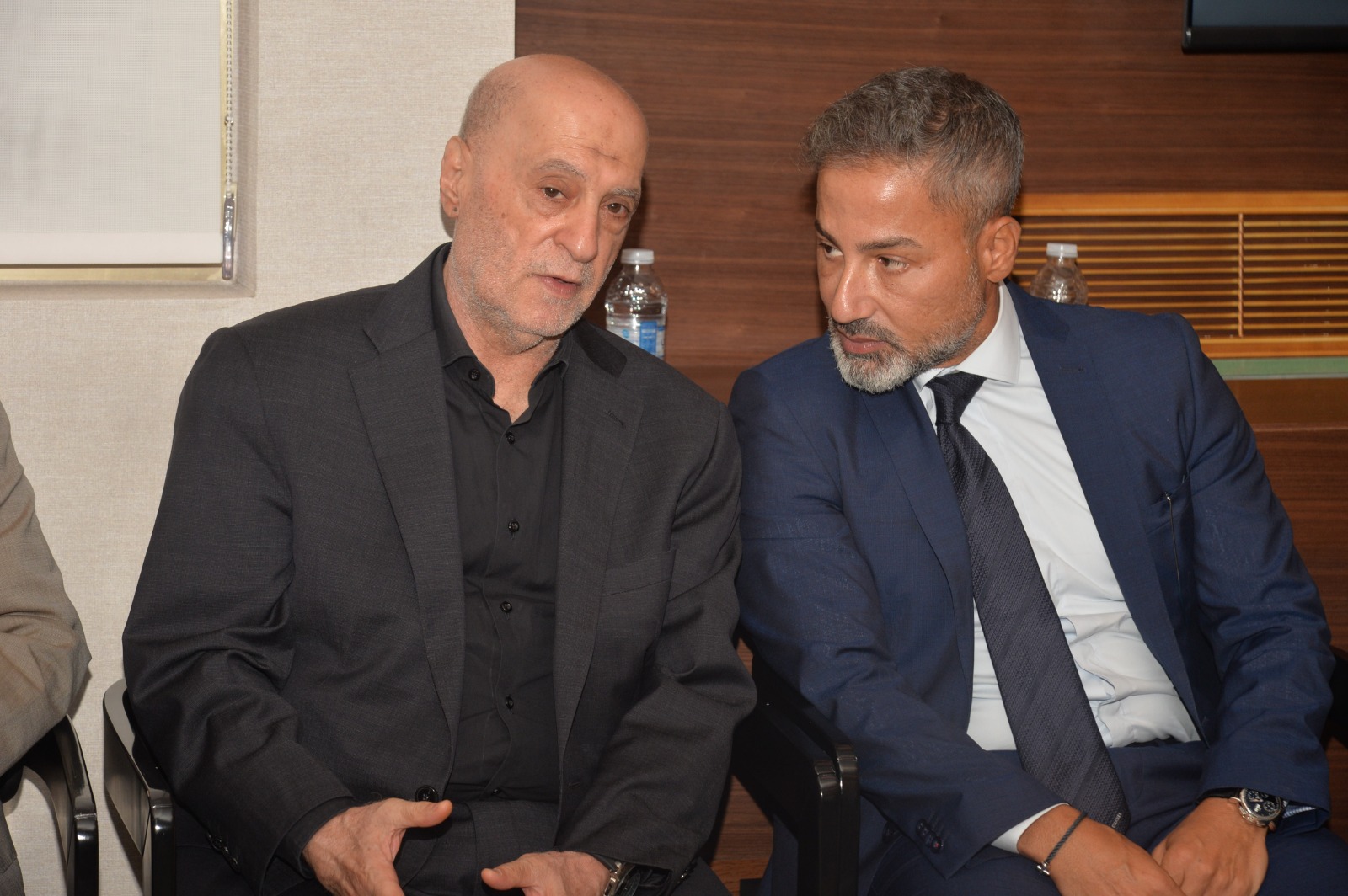القاضي رامي عبدالله يتقبّل التعازي بوفاة والدته