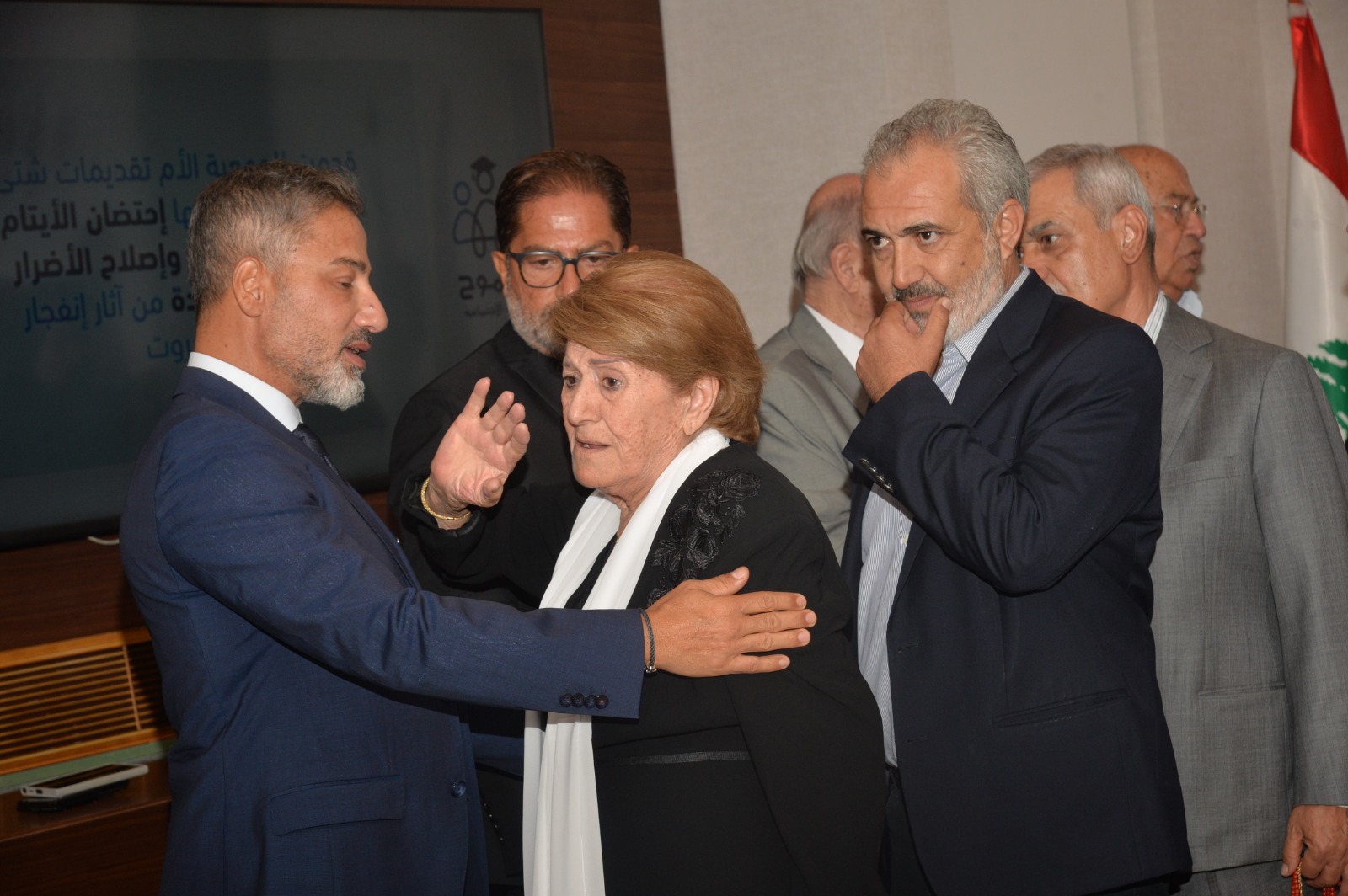 القاضي رامي عبدالله يتقبّل التعازي بوفاة والدته