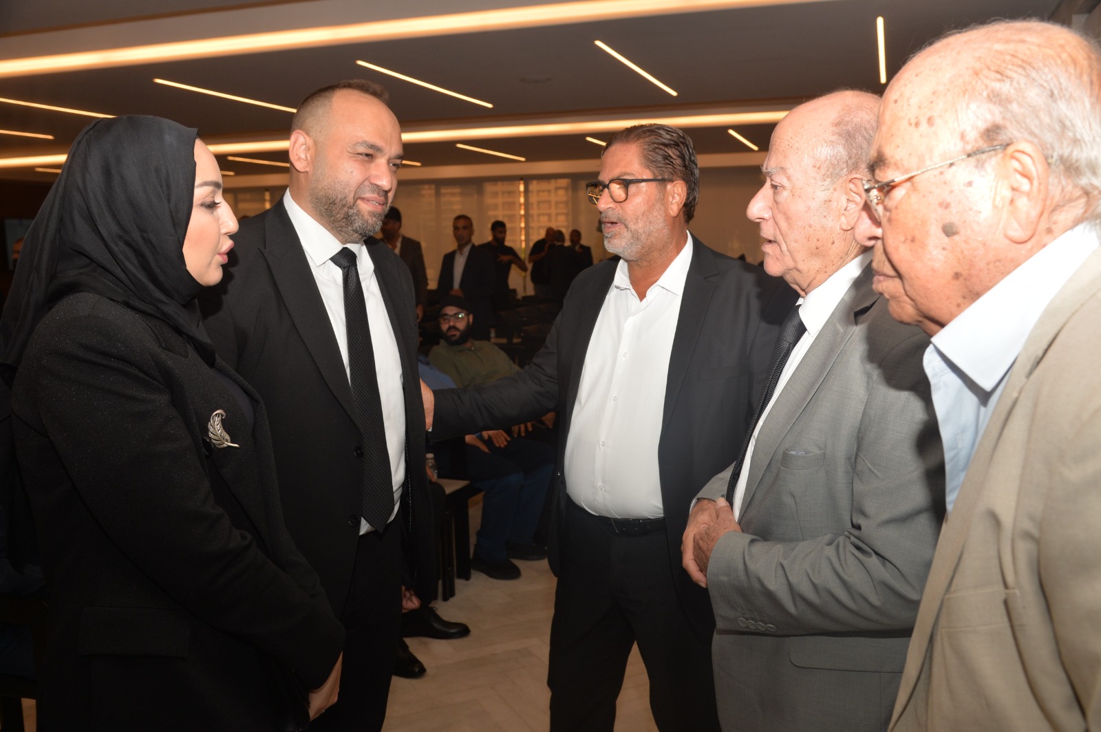 القاضي رامي عبدالله يتقبّل التعازي بوفاة والدته