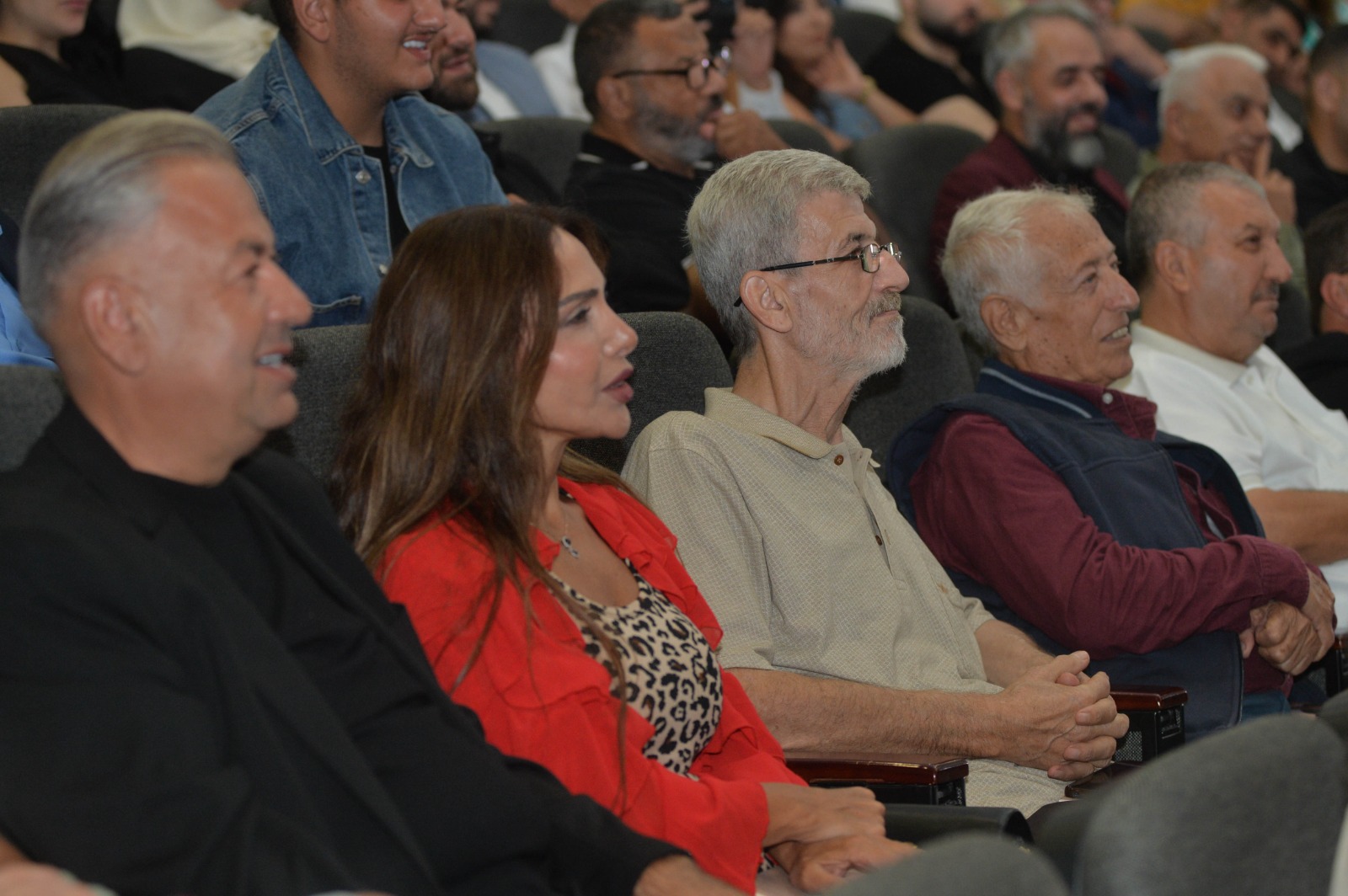 جمعية هونين الخيرية تشارك في حفل توقيع كتاب طعم الوجع… غربة للشاعر أسامة أحمد شحرور.