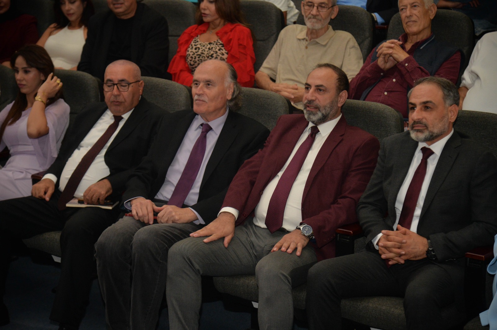 جمعية هونين الخيرية تشارك في حفل توقيع كتاب طعم الوجع… غربة للشاعر أسامة أحمد شحرور.